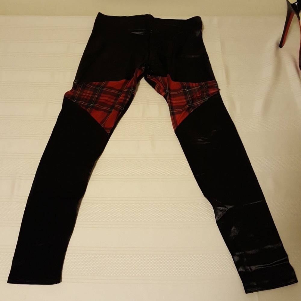 NWOT Blackmilk Tartan Spartans M